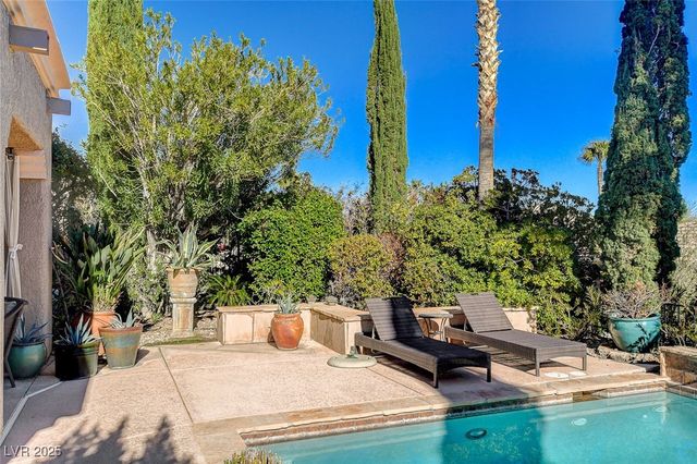 5152 Vincitor Street, Las Vegas, NV 89135