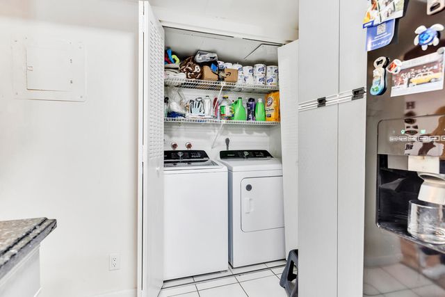 720 E Coco Plum Circle 5, Plantation, FL 33324