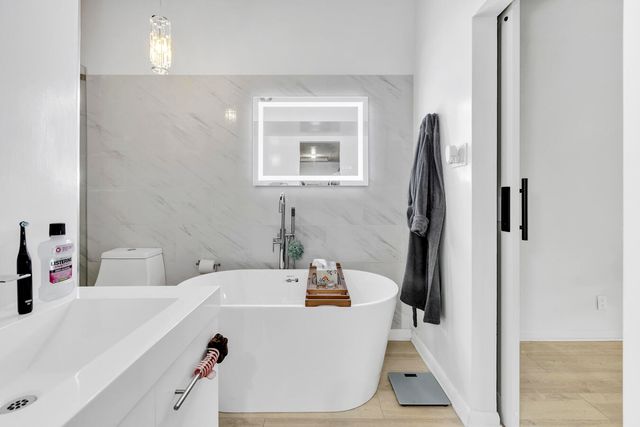 720 E Coco Plum Circle 5, Plantation, FL 33324