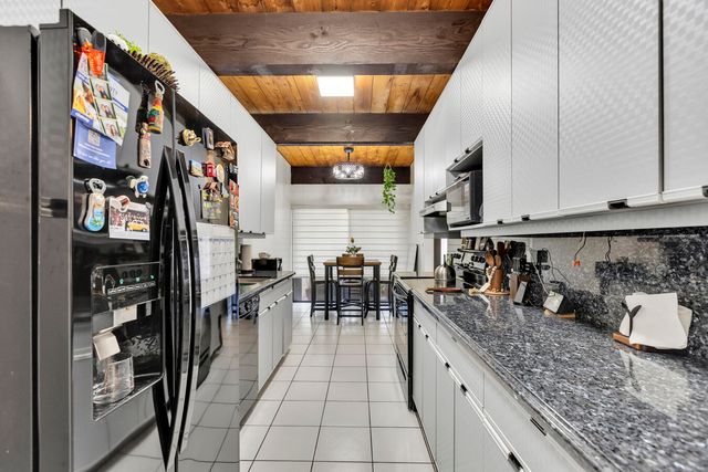 720 E Coco Plum Circle 5, Plantation, FL 33324