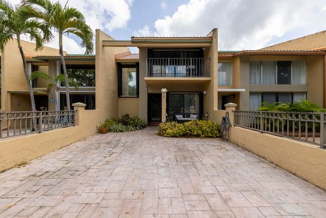 720 E Coco Plum Circle 5, Plantation, FL 33324