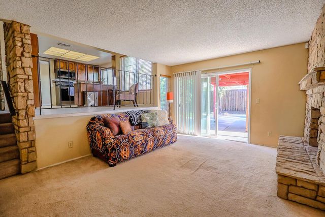 7447 Mills Grove Ct, Sacramento, CA 95828