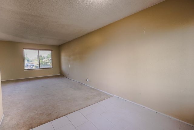 7447 Mills Grove Ct, Sacramento, CA 95828