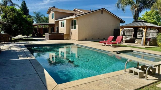 7447 Mills Grove Ct, Sacramento, CA 95828