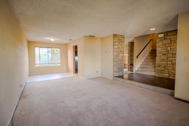 7447 Mills Grove Ct, Sacramento, CA 95828