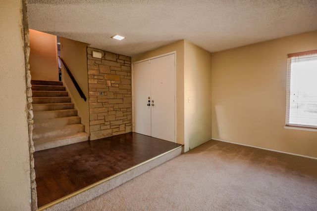 7447 Mills Grove Ct, Sacramento, CA 95828