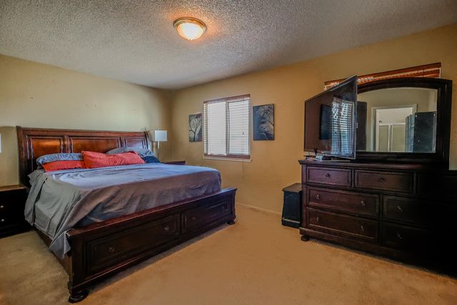 7447 Mills Grove Ct, Sacramento, CA 95828