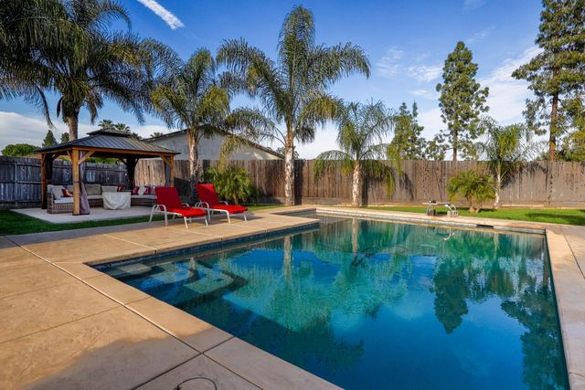 7447 Mills Grove Ct, Sacramento, CA 95828