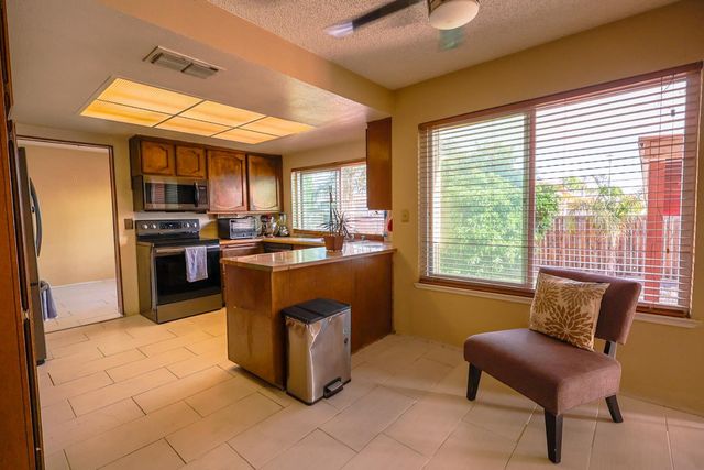 7447 Mills Grove Ct, Sacramento, CA 95828