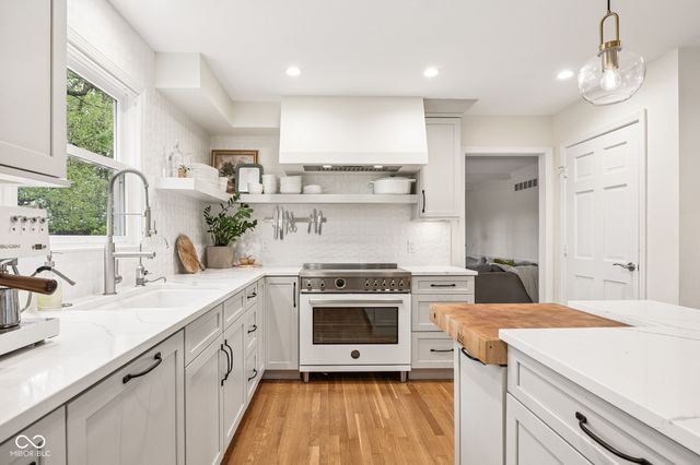 12865 Limberlost Drive, Carmel, IN 46033