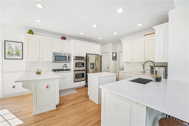5411 Glencastle Way, Suwanee, GA 30024