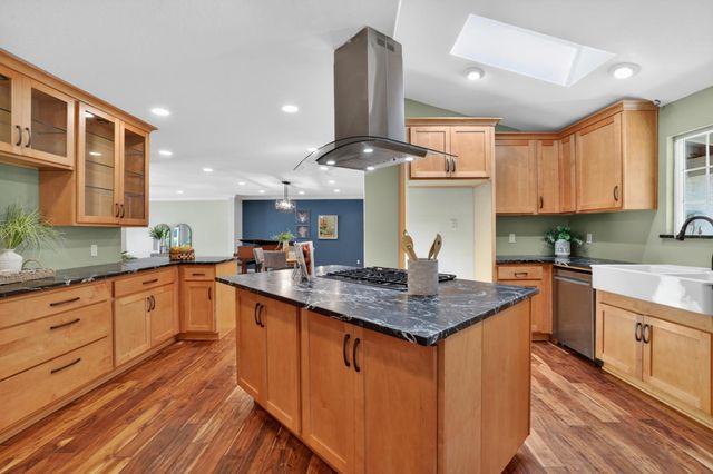 4205 Engle Rd, Sacramento, CA 95821