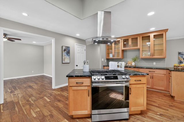 4205 Engle Rd, Sacramento, CA 95821
