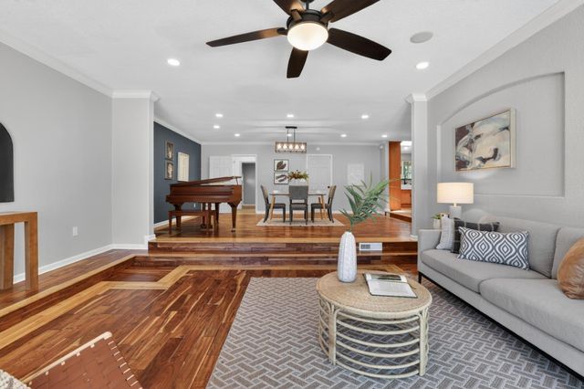 4205 Engle Rd, Sacramento, CA 95821