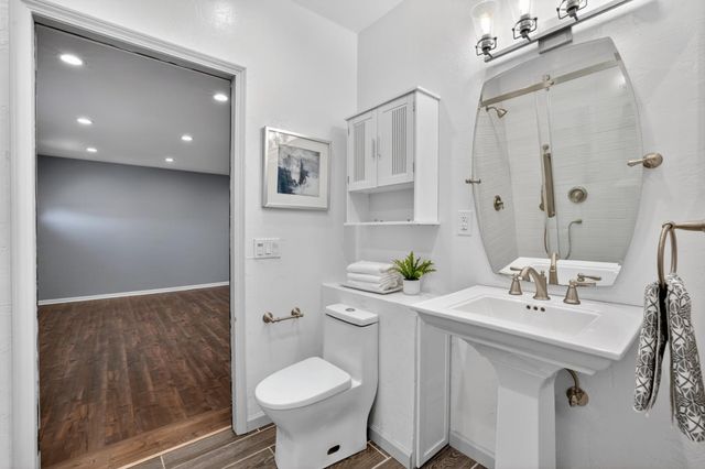 4205 Engle Rd, Sacramento, CA 95821