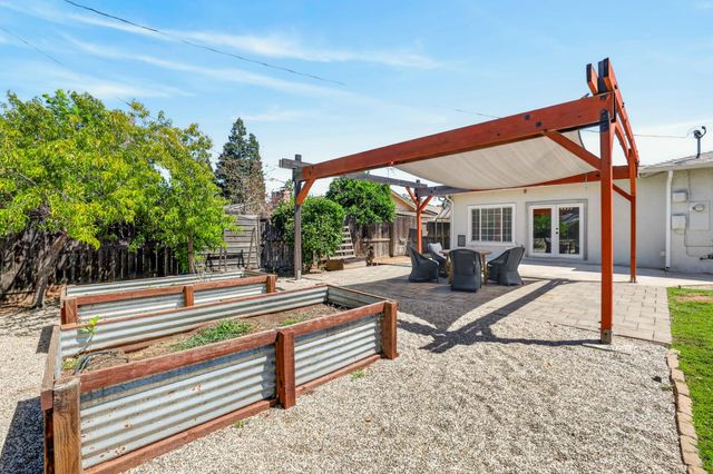 4205 Engle Rd, Sacramento, CA 95821