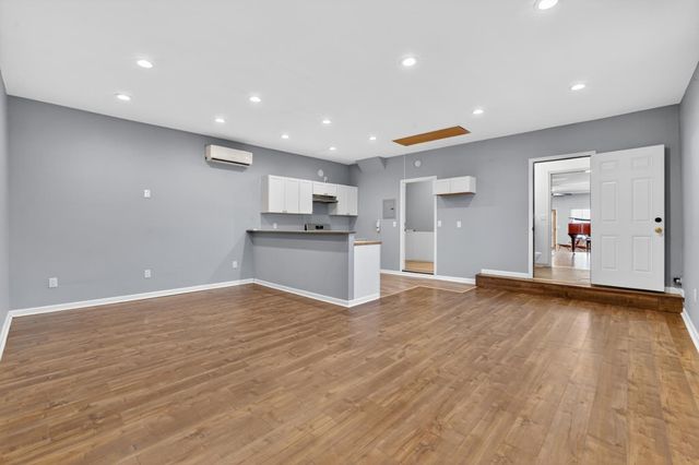 4205 Engle Rd, Sacramento, CA 95821
