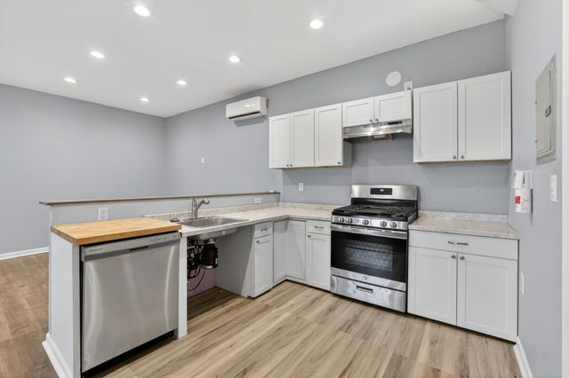 4205 Engle Rd, Sacramento, CA 95821