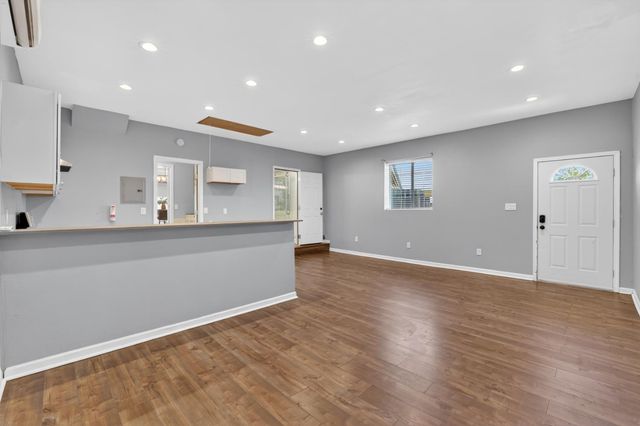 4205 Engle Rd, Sacramento, CA 95821