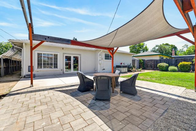 4205 Engle Rd, Sacramento, CA 95821