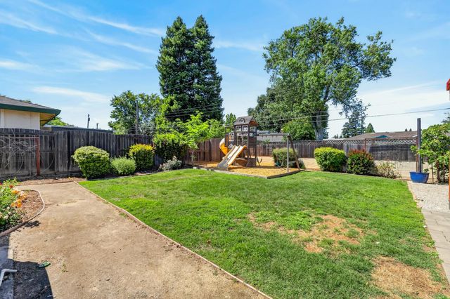 4205 Engle Rd, Sacramento, CA 95821