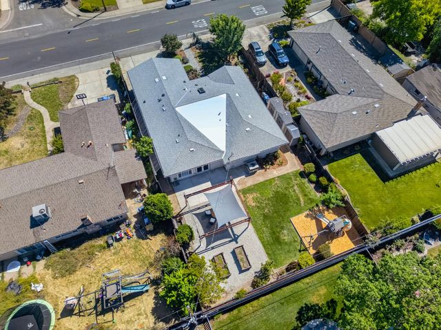 4205 Engle Rd, Sacramento, CA 95821