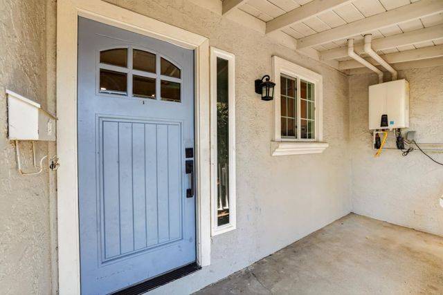 4205 Engle Rd, Sacramento, CA 95821