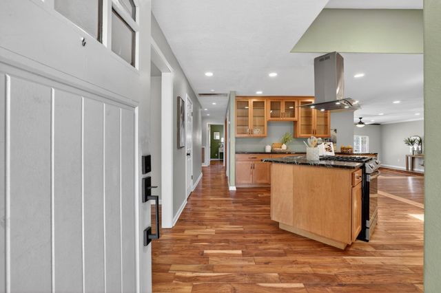 4205 Engle Rd, Sacramento, CA 95821