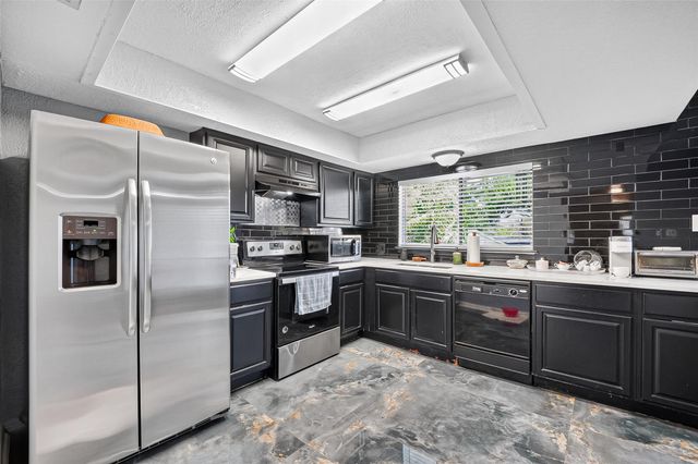 15927 Eastcape Drive, Houston, TX 77598