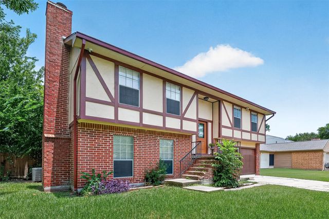15927 Eastcape Drive, Houston, TX 77598