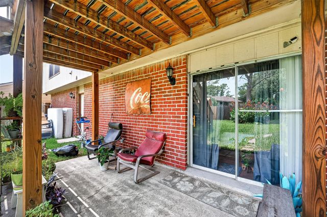 15927 Eastcape Drive, Houston, TX 77598