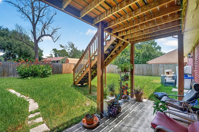 15927 Eastcape Drive, Houston, TX 77598