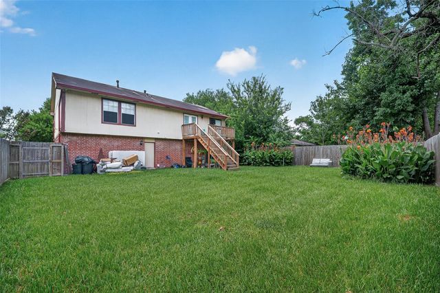 15927 Eastcape Drive, Houston, TX 77598