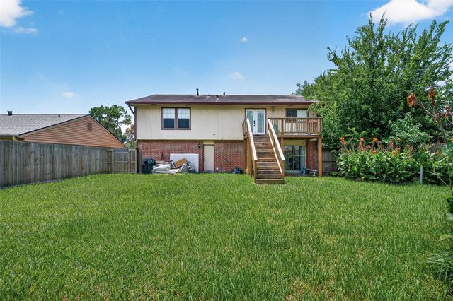15927 Eastcape Drive, Houston, TX 77598