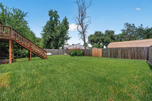 15927 Eastcape Drive, Houston, TX 77598