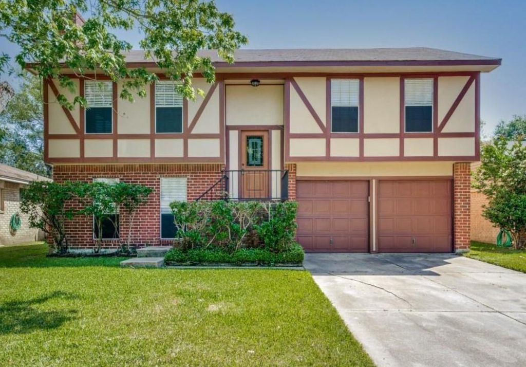 15927 Eastcape Drive, Houston, TX 77598