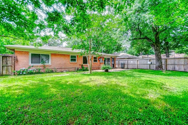 515 Azaleadell Drive, Houston, TX 77018