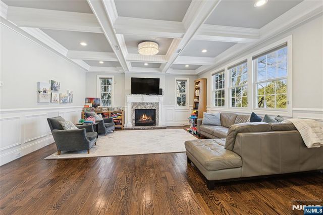 177 Baker Avenue, Bergenfield, NJ 07621