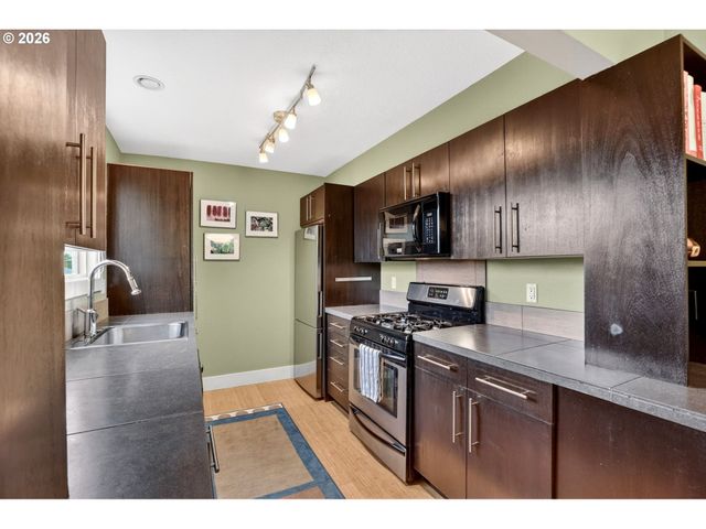 3709 Se 33RD Ave, Portland, OR 97202