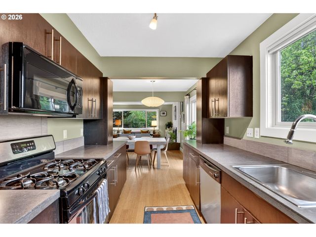 3709 Se 33RD Ave, Portland, OR 97202