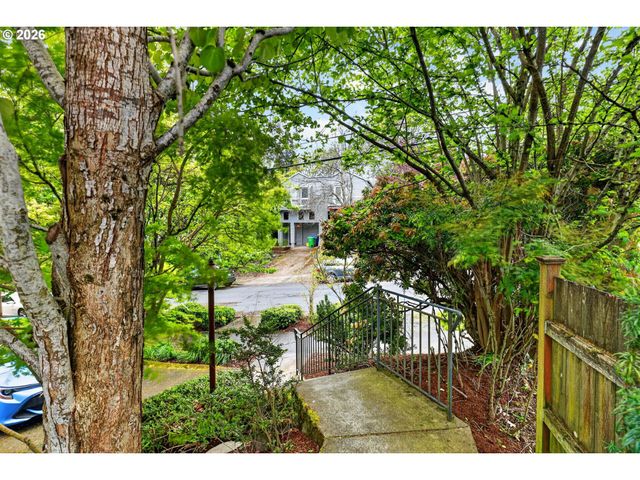 3709 Se 33RD Ave, Portland, OR 97202