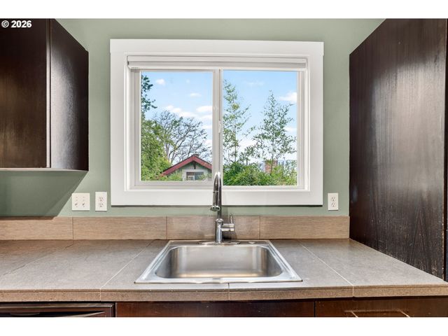 3709 Se 33RD Ave, Portland, OR 97202