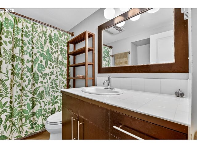 3709 Se 33RD Ave, Portland, OR 97202