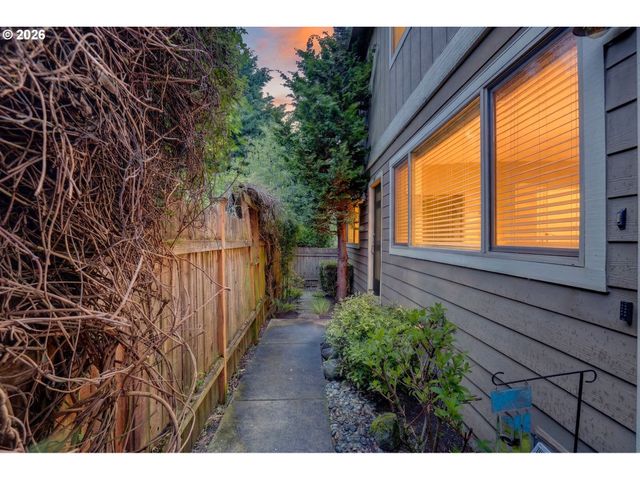 3709 Se 33RD Ave, Portland, OR 97202