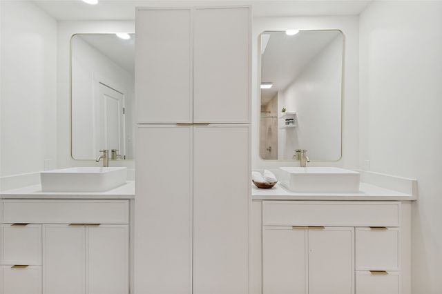 2744 Meadow Green, Bedford, TX 76021