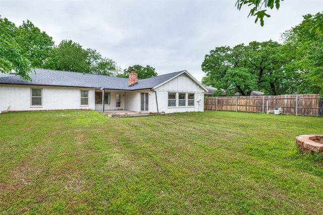 2744 Meadow Green, Bedford, TX 76021