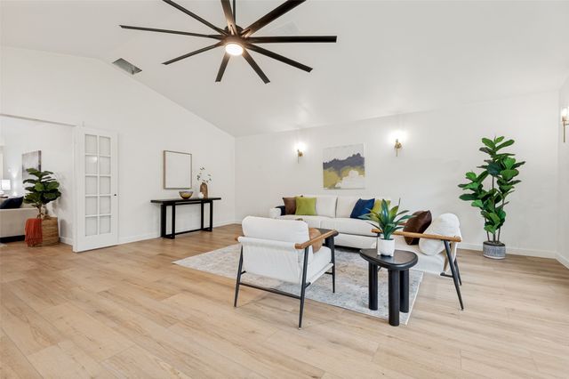 2744 Meadow Green, Bedford, TX 76021