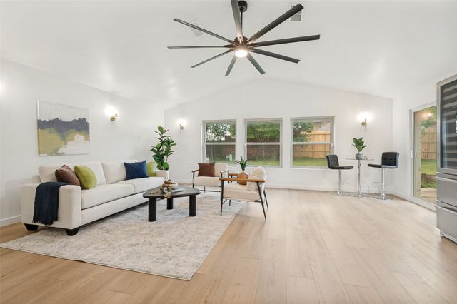 2744 Meadow Green, Bedford, TX 76021