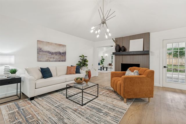 2744 Meadow Green, Bedford, TX 76021