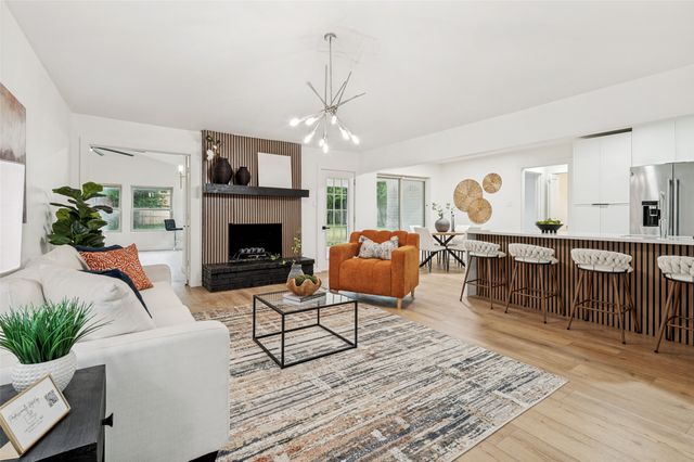 2744 Meadow Green, Bedford, TX 76021